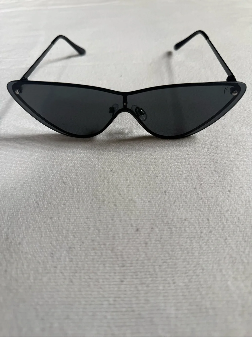 Black Cat-Eye Sunglasses - Women's Fashion Shades
